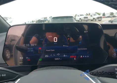 2024 Chevrolet Blazer Ev Eawd 2Lt from USA, damaged, VIN 3GNKDBRJ3RS214935